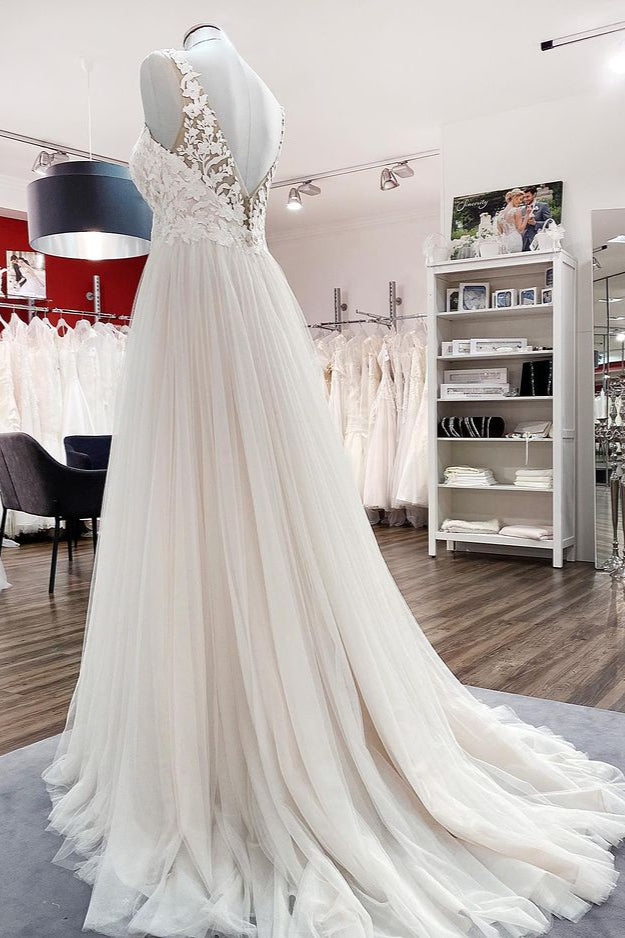 Chicloth Elegant Tulle Lace V Neck Ivory A-Line Wedding Dresses