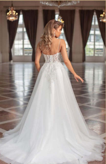 Chicloth Spaghetti-Straps Wedding Dress Mermaid Lace Appliques Sleeveless