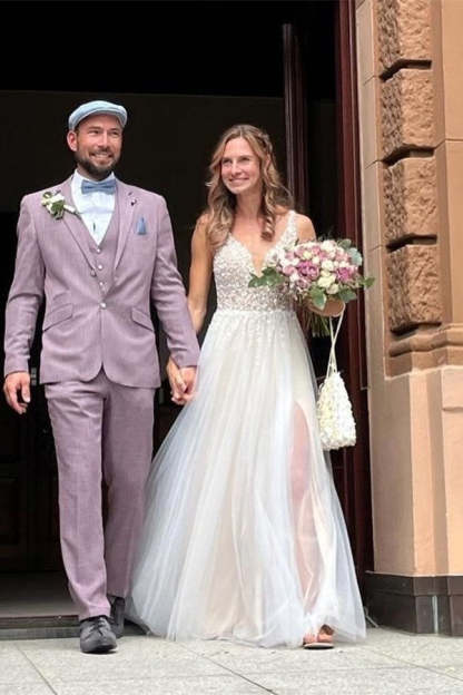 Chicloth V-Neck Sleeveless Wedding Dress Tulle Slit With Lace Appliques