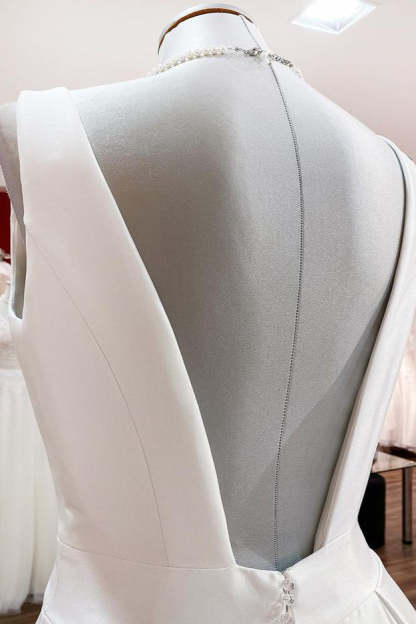 Chicloth Elegant V Neck Satin White Ruffles Wedding Dresses Long