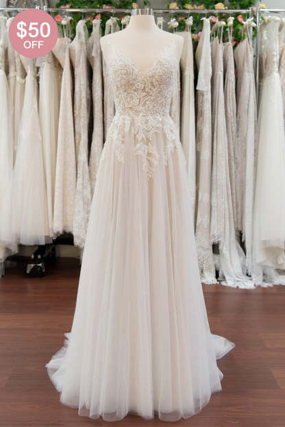 Chicloth Elegant Appliques A-line V-neck Wedding Dress Straps Sleeveless Tulle Bridal Gowns On Sale