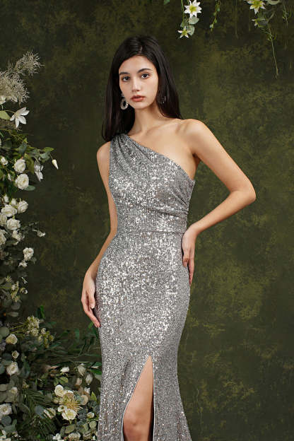 Chicloth One Shoulder Silver Sequins Bridesmaid Dress Mermaid With Slit
