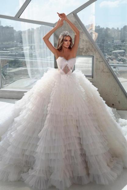 Chicloth Sweetheart Sleeveless Ball Gown Wedding Dress Tulle Ruffles With Crystal