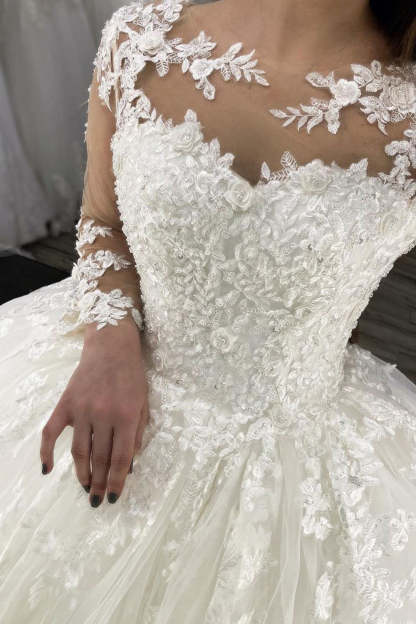 Chicloth Long Sleeves Ball Gown Bridal Dress Lace Appliques Online