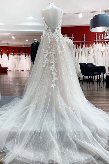 Chicloth Graceful Spaghetti Straps Tulle V Neck Sequins Wedding Dresses With Lace Appliques