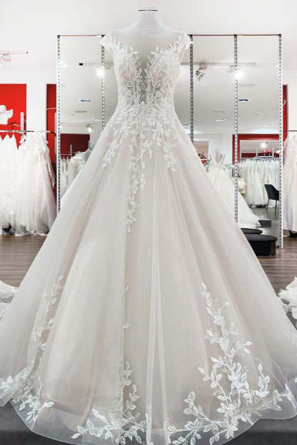 Chicloth Eye-taking Jewel Tulle Lace Appliques Ruffles A-Line Wedding Dresses