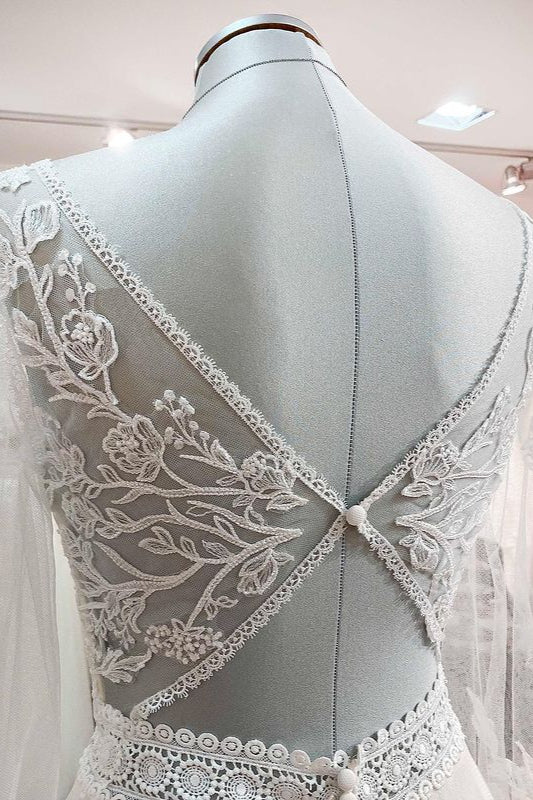 Chicloth Sweetheart Tulle Beadings Lace Appliques Wedding Dresses With Long Sleeves