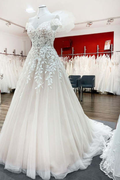 Chicloth Graceful Off The Shoulder Tulle Lace Ruffles A-Line Wedding Dresses