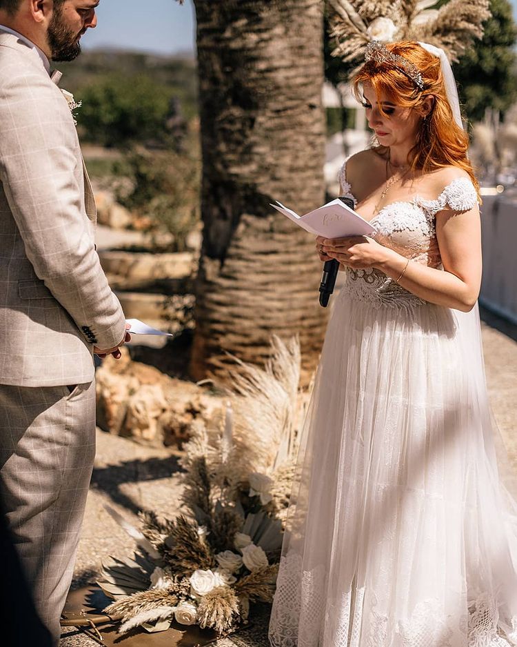 Chicloth Cap Sleeves Tulle Summer Wedding Dress With Lace