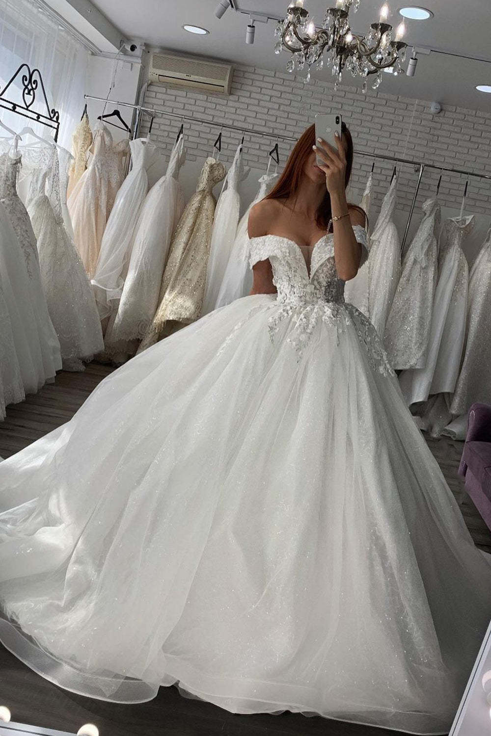 Chicloth Off-the-Shoulder Ball Gown Tulle Wedding Dress With Appliques