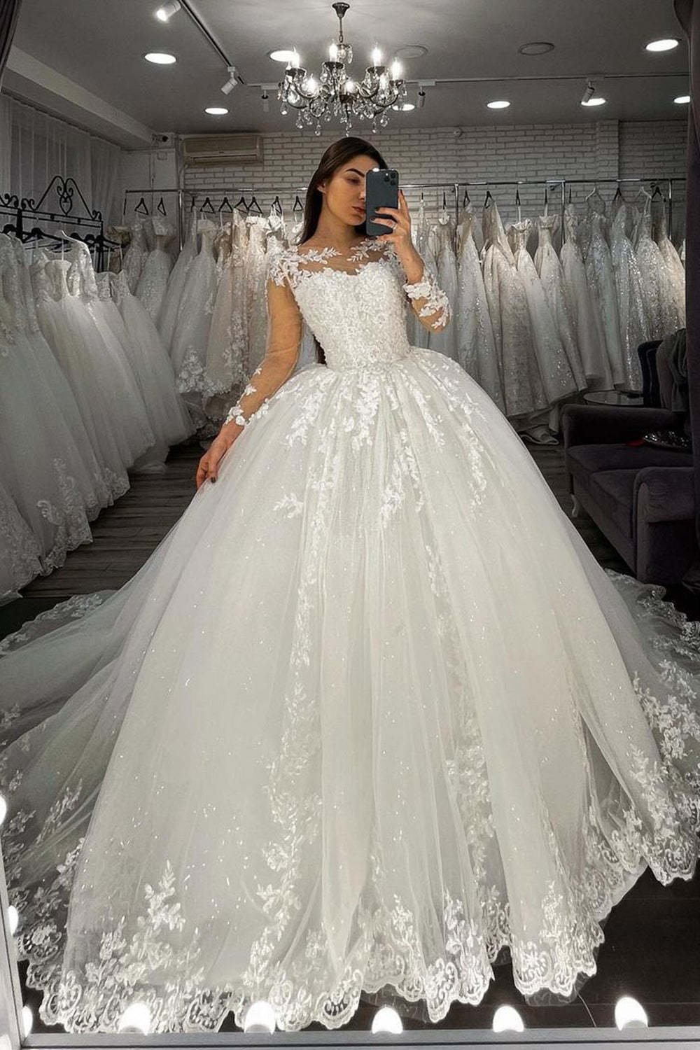 Chicloth Long Sleeves Ball Gown Bridal Dress Lace Appliques Online