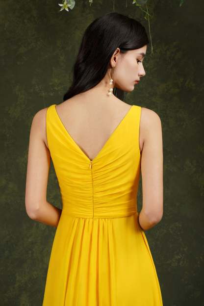 Chicloth Sleeveless Bridesmaid Dress Long With Slit Online