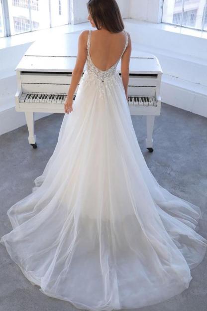 Chicloth V-Neck Sleeveless Wedding Dress Tulle With Appliques