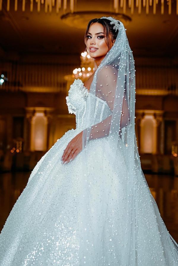 Beautiful Sweetheart Strapless Pearls Bridal Dress Sleeveless Glitter Sequins Wedding Dress