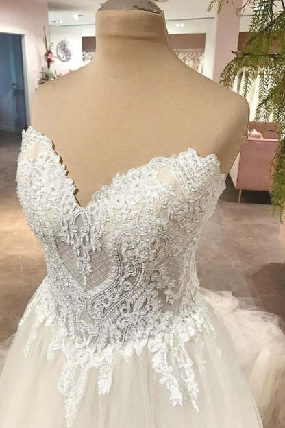 Chicloth Sweetheart Princess Wedding Dress Tulle Lace Bridal Gown