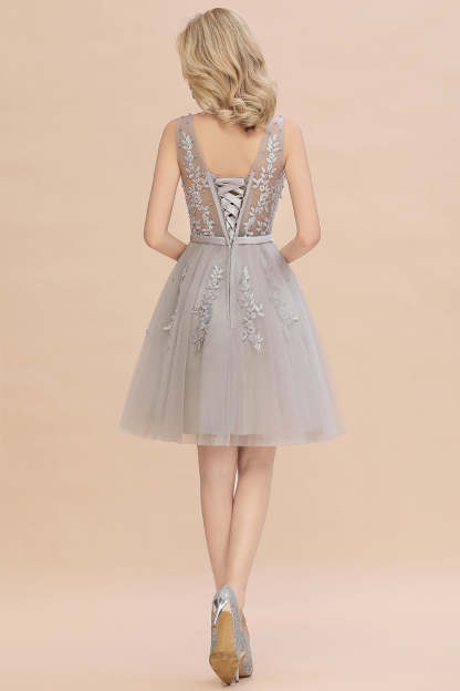 Chicloth Elegant V-Neck Sleeveless Short Prom Dress Mini Homecoming Dress With Lace Appliques