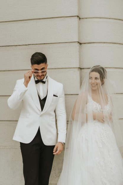 Chicloth Straps Sleeveless Wedding Dress Appliques Long