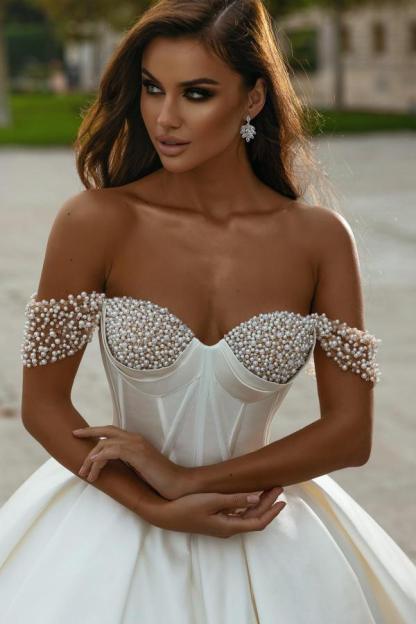 Chicloth Off-the-Shoulder Princess Wedding Dress With Crystals