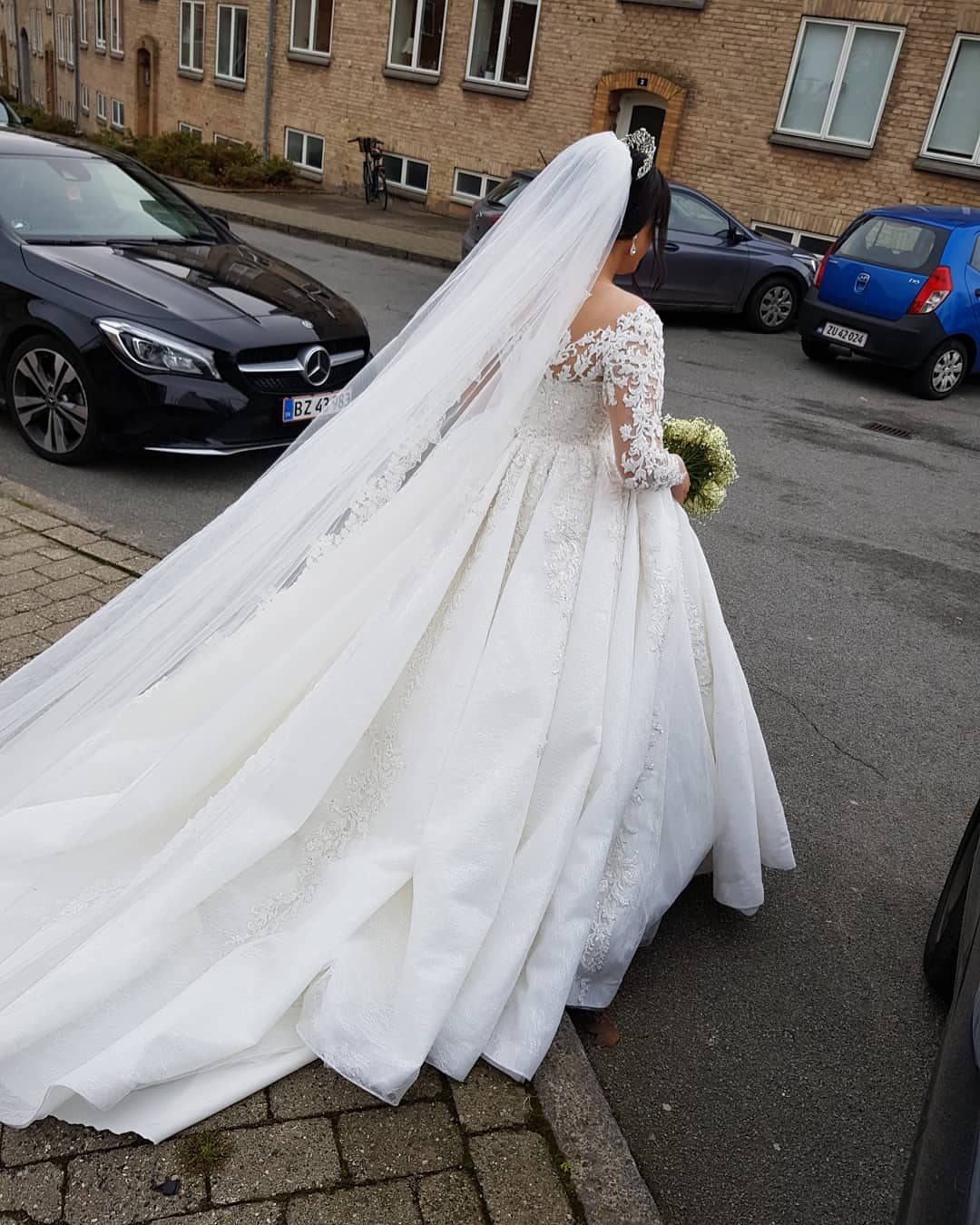 Chicloth Long Sleeves Lace Plus Size Wedding Dress On Sale