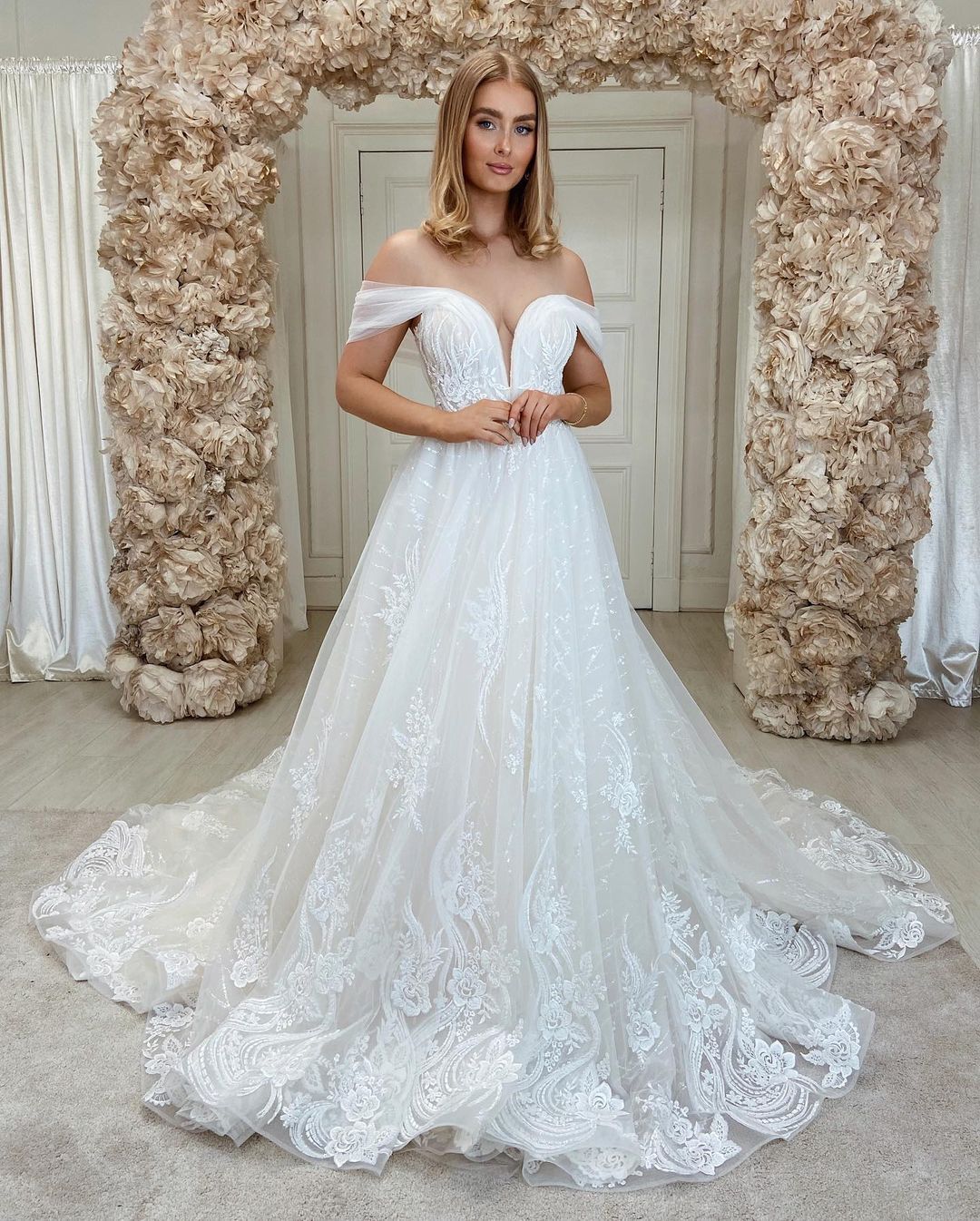 Chicloth Gorgeous Off-the-Shoulder Lace Wedding Dress On Sale