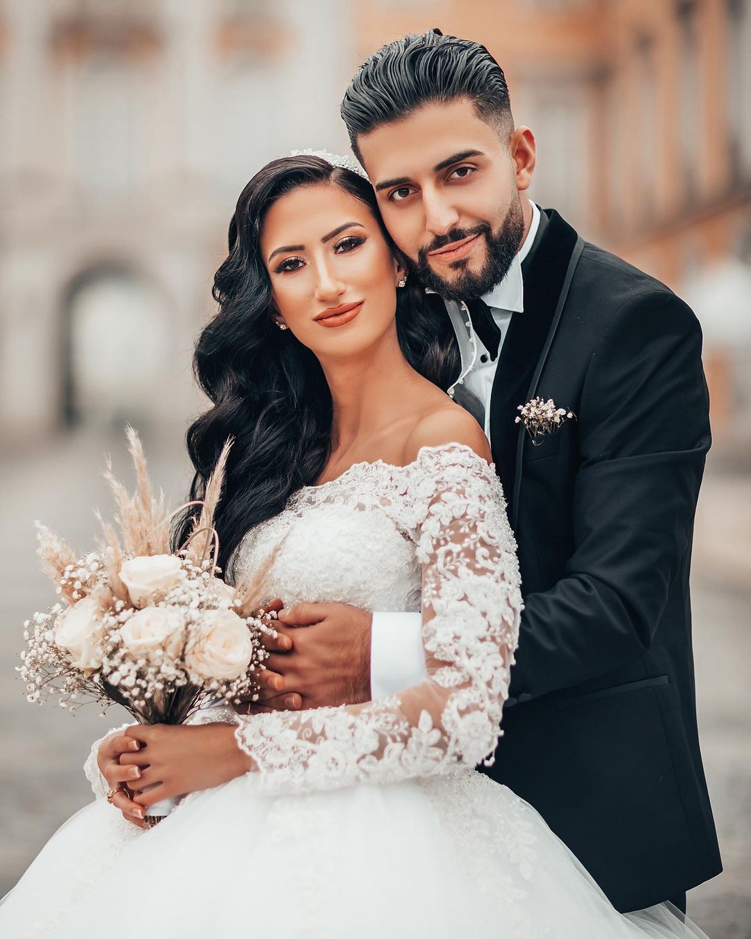 Chicloth Long Sleeves Ball Gown Wedding Dress Off-the-Shoulder With Appliques