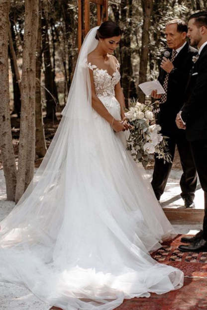 Chicloth Cap Sleeves Summer Beach Tulle Wedding Dress WIth Appliques