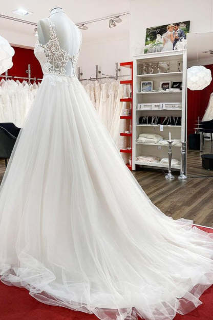 Chicloth Graceful Ivory Tulle  Ruffles A-Line Wedding Dresses