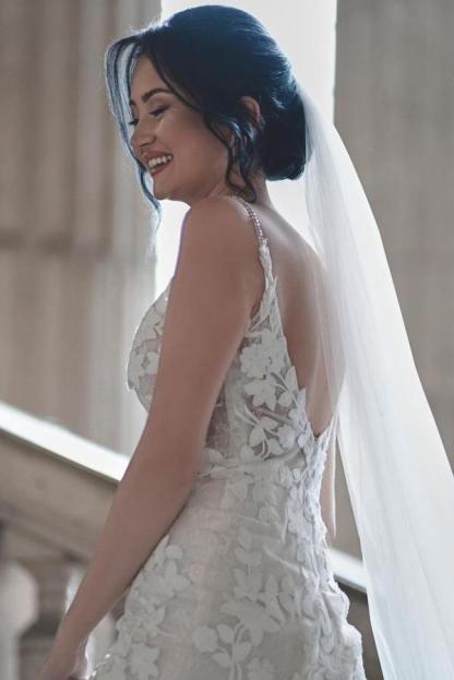 Elegant V-Neck Spaghetti Straps Sleeveless Mermaid Lace Wedding Dresses