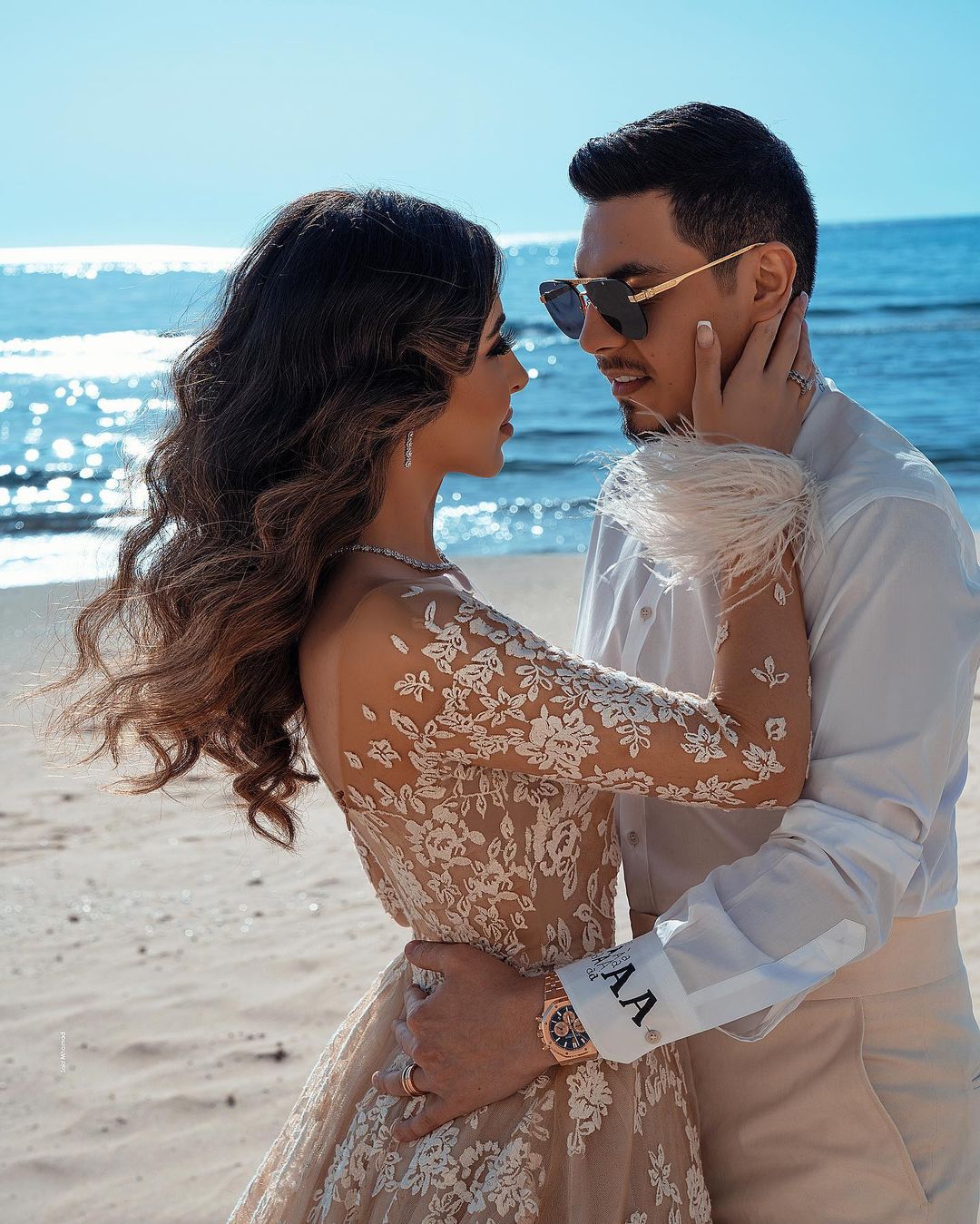 Chicloth Long Sleeves V-Neck Champagne Wedding Dress Beach With Appliques