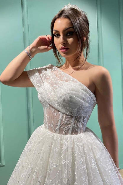 Chicloth White Ball Gown Wedding Dress Lace With Off-the-Shoulder