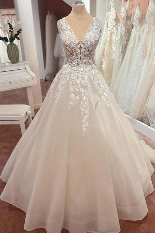 Chicloth Appliques Lace Wedding Dress Sleeveless Tulle Online