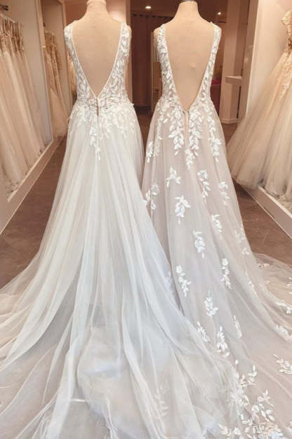 Chicloth Lace Appliques Wedding Dress Sleeveless Tulle Online
