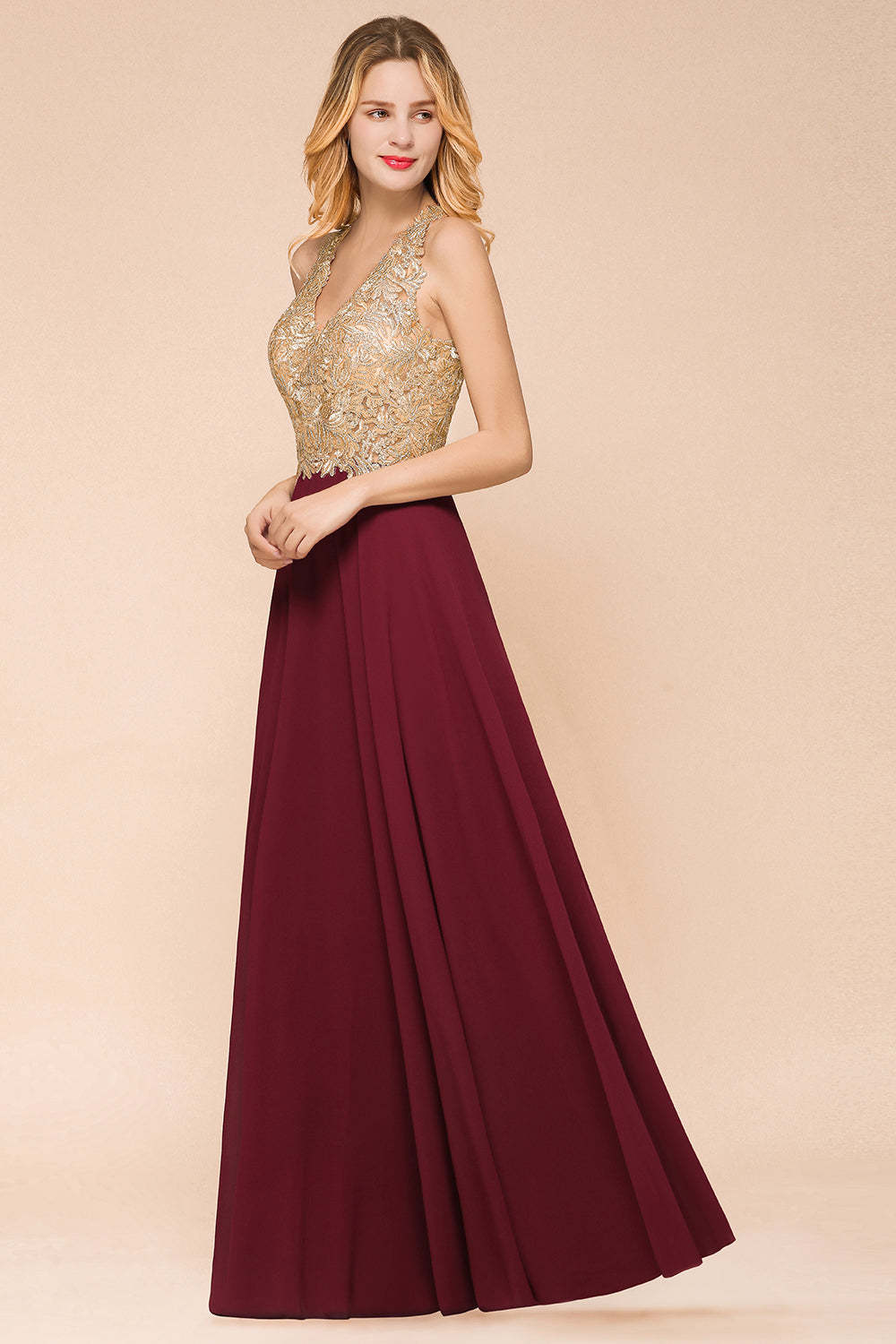 Chicloth Gorgeous V-Neck Burgundy Prom Dress Long Sleeveless Evening Gowns With Appliques