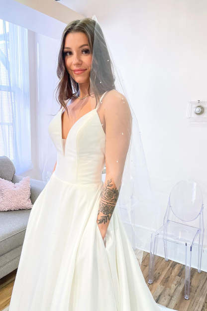 Chicloth White Wedding Dress Satin Sleeveless Long Satin