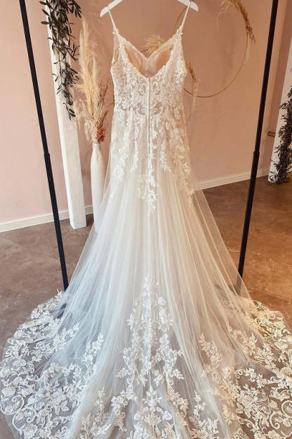 Chicloth V-Neck Lace Wedding Dress Spaghetti-Straps Tulle Appliques