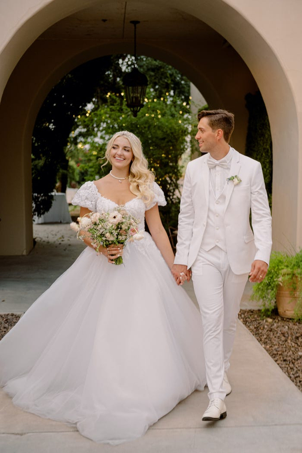 Elegant V-Neck Short Sleeve A-Line Wedding Dress with White Appliques