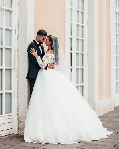 Chicloth Long Sleeves Ball Gown Wedding Dress Off-the-Shoulder With Appliques