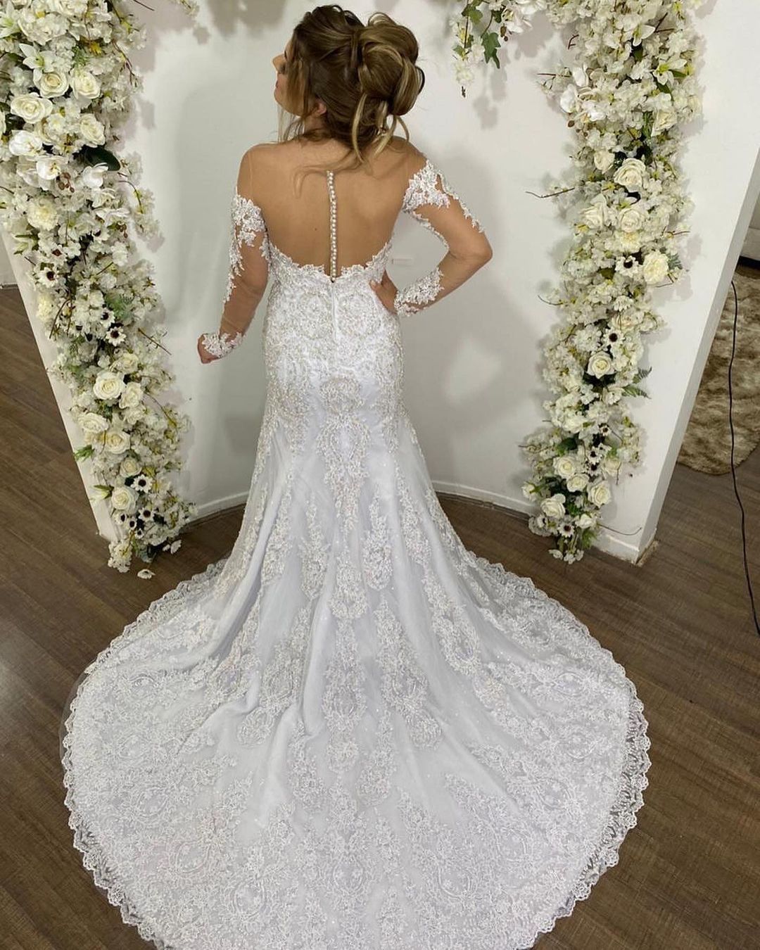 Chicloth Off-the-Shoulder Long Sleeve Wedding Dress Mermaid With Lace Appliques