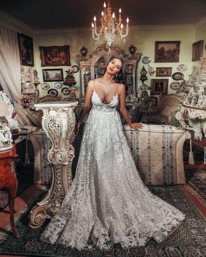 Chicloth V-Neck Sleeveless Lace Wedding Dress Summer Beach Bridal Gowns