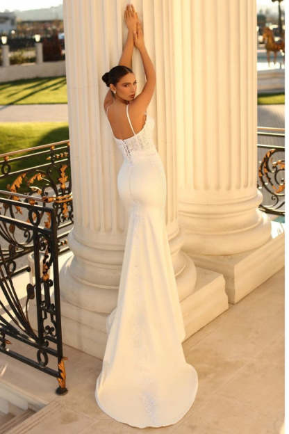 Chicloth Spaghetti-Straps Lace Wedding Dress Mermaid Sleeveless Online