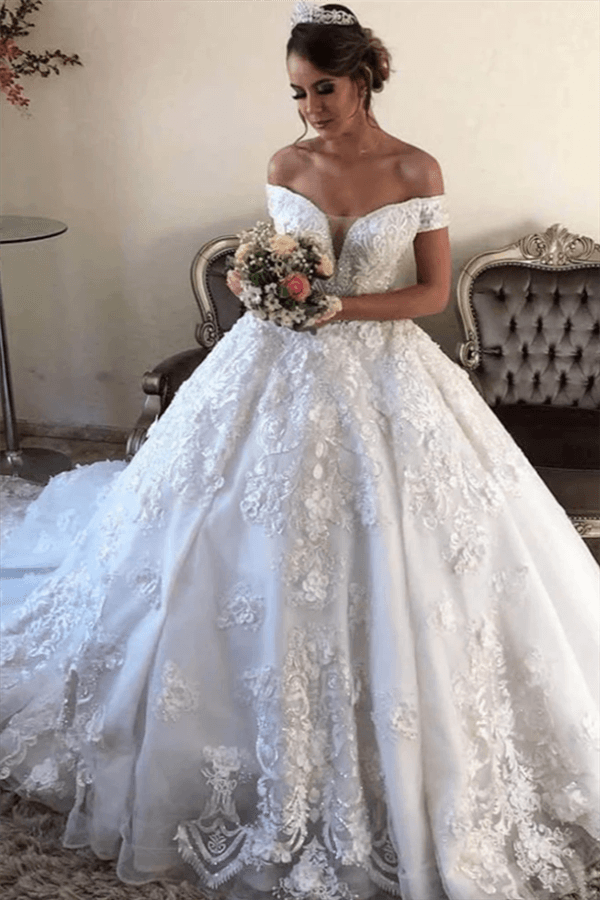 Exquisite Off-Shoulder Lace Applique Ball Gown Wedding Dress