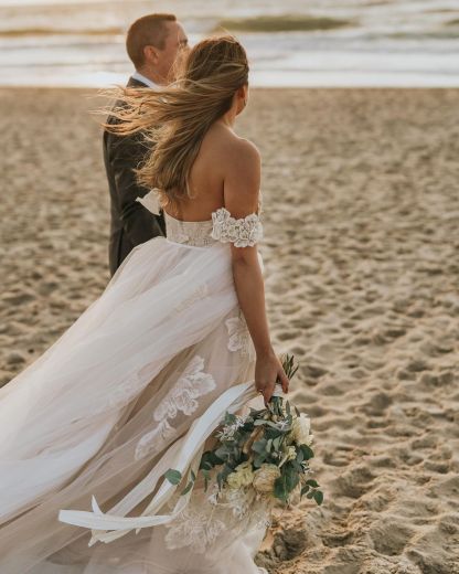 Chicloth Off-the-Shoulder Champagne Beach Wedding Dress Lace Tulle Long