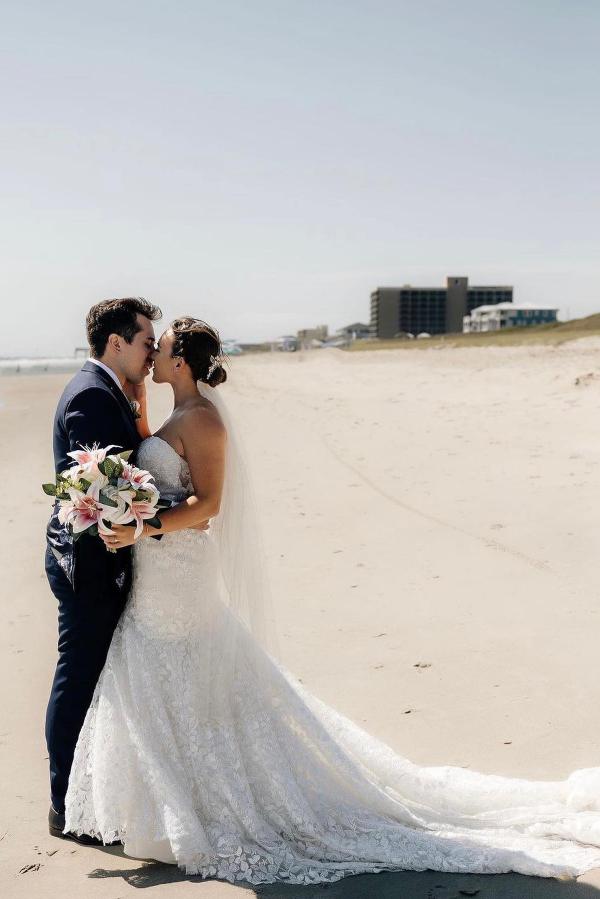 Chicloth White Strapless Wedding Dresses Mermaid Lace Appliques