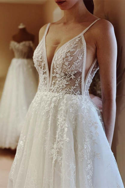 Chicloth Spaghetti-Straps Bridal Dress V-Neck Sleeveless Tulle Appliques