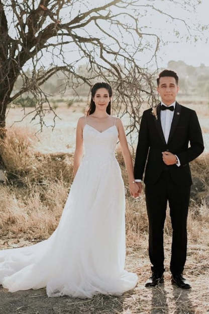 Chicloth Spaghetti-Straps Lace Wedding Dress Beach Sleeveless Long