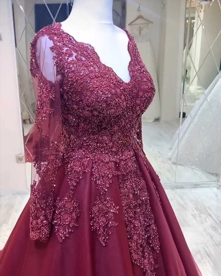 Chicloth Burgundy Long Sleeves Lace Evening Dress With Appliques