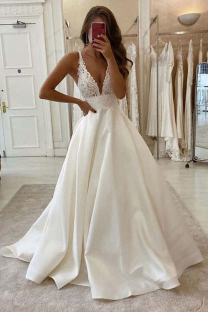 Chicloth V-Neck Sleeveless Wedding Dress Ivory Lace Bridal Gowns