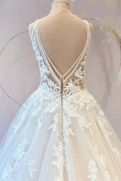 Chicloth V-Neck Bridal Dress Sleeveless Tulle With Lace Appliques