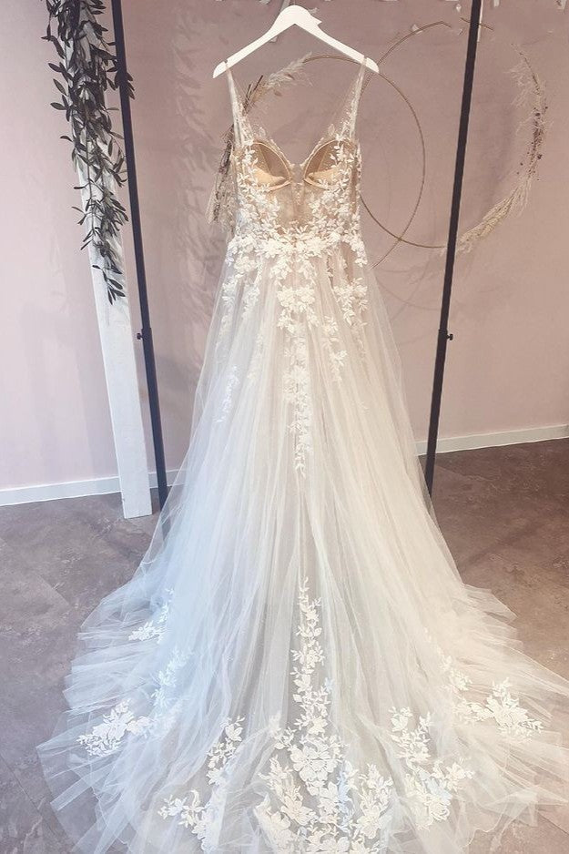 Chicloth V-Neck Sleeveless Wedding Dress Lace Appliques Long