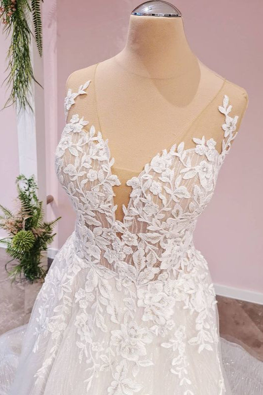 Chicloth Gorgeous Sleeveless Tulle Wedding Dress With Lace Appliques
